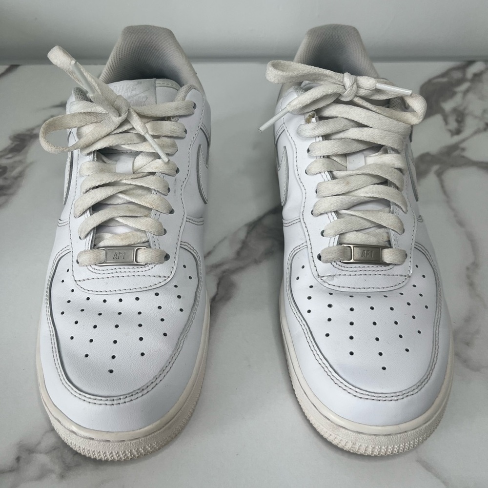 Nike White Sneakers Classic Air Force 1 Design